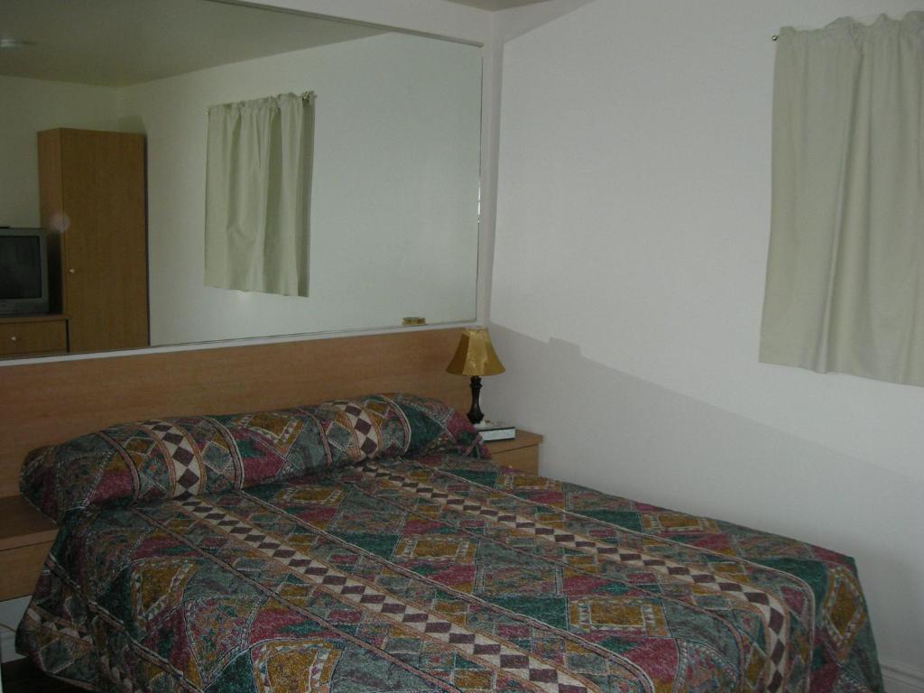 Chevalier Motel
