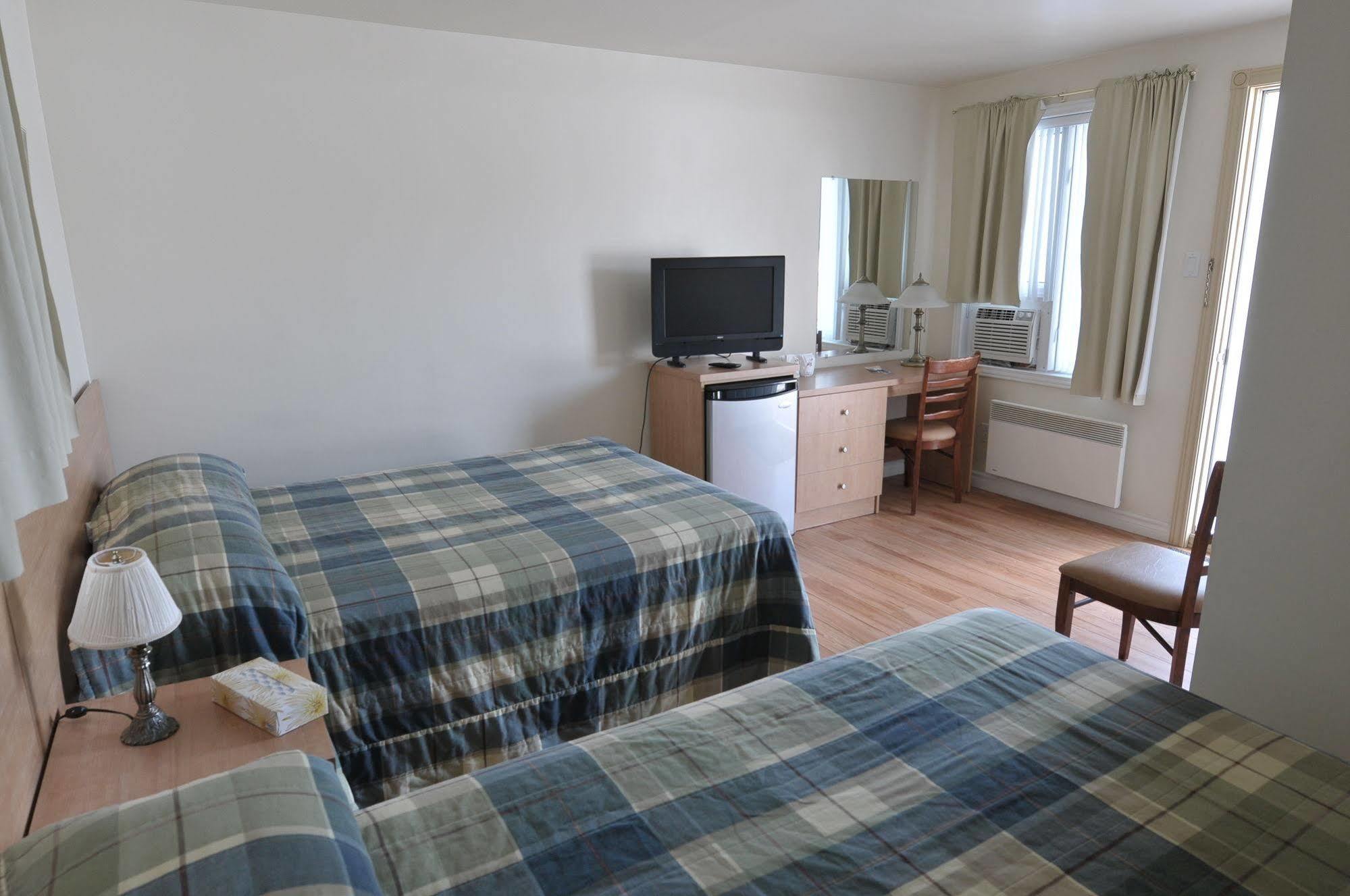 Chevalier Motel 2*